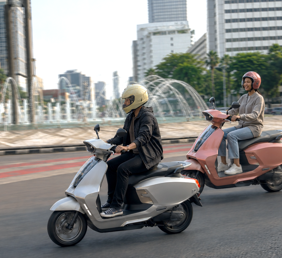 Luna electric scooter in olive finish